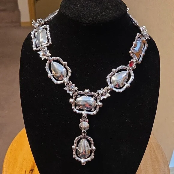 Chunky Red Stone Neclace - Picture 3 of 3